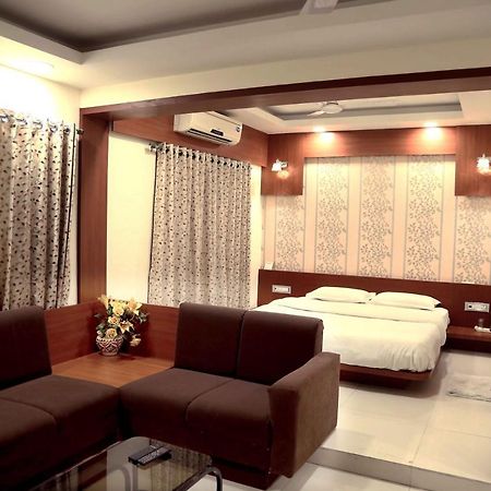 Hotel Regency Jamnagar Ngoại thất bức ảnh