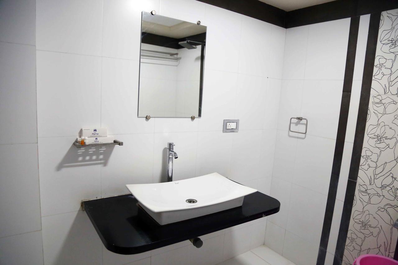 Hotel Regency Jamnagar Ngoại thất bức ảnh