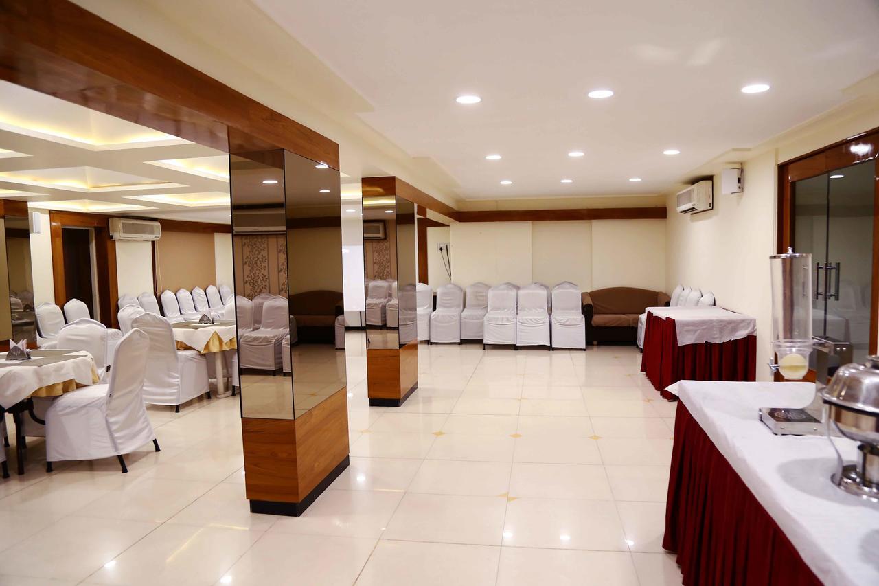 Hotel Regency Jamnagar Ngoại thất bức ảnh