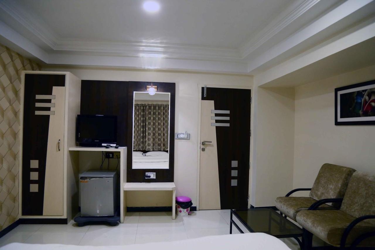 Hotel Regency Jamnagar Ngoại thất bức ảnh