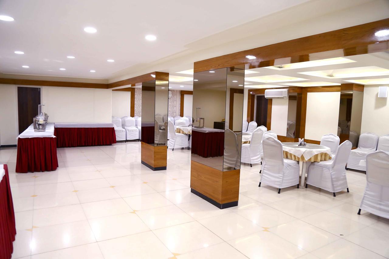 Hotel Regency Jamnagar Ngoại thất bức ảnh