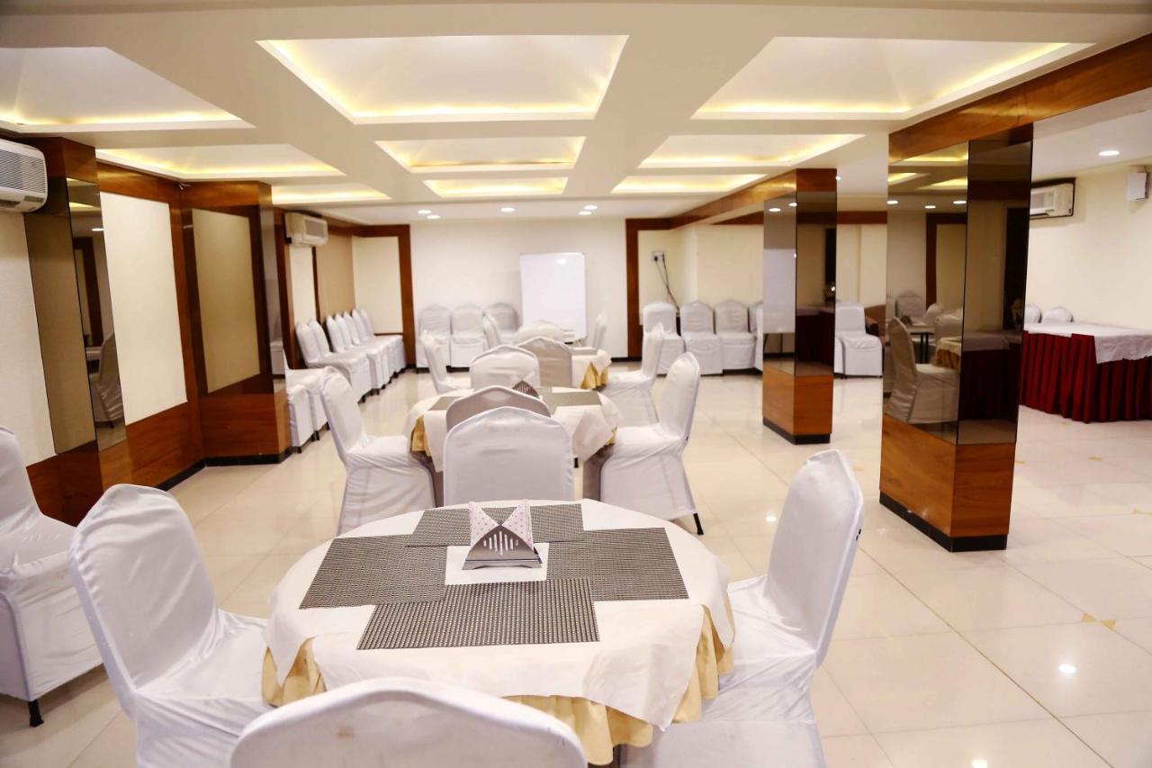 Hotel Regency Jamnagar Ngoại thất bức ảnh