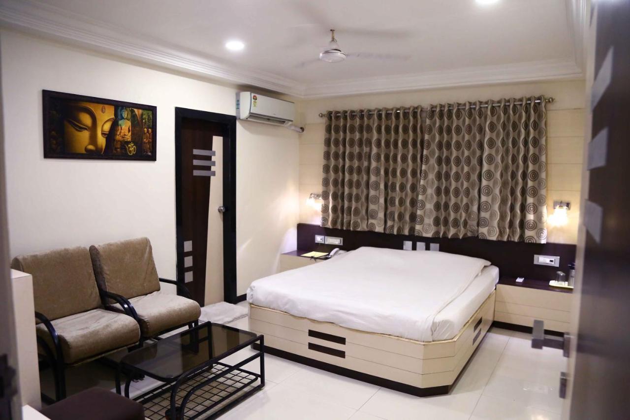 Hotel Regency Jamnagar Ngoại thất bức ảnh