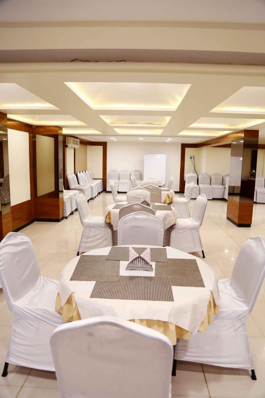 Hotel Regency Jamnagar Ngoại thất bức ảnh