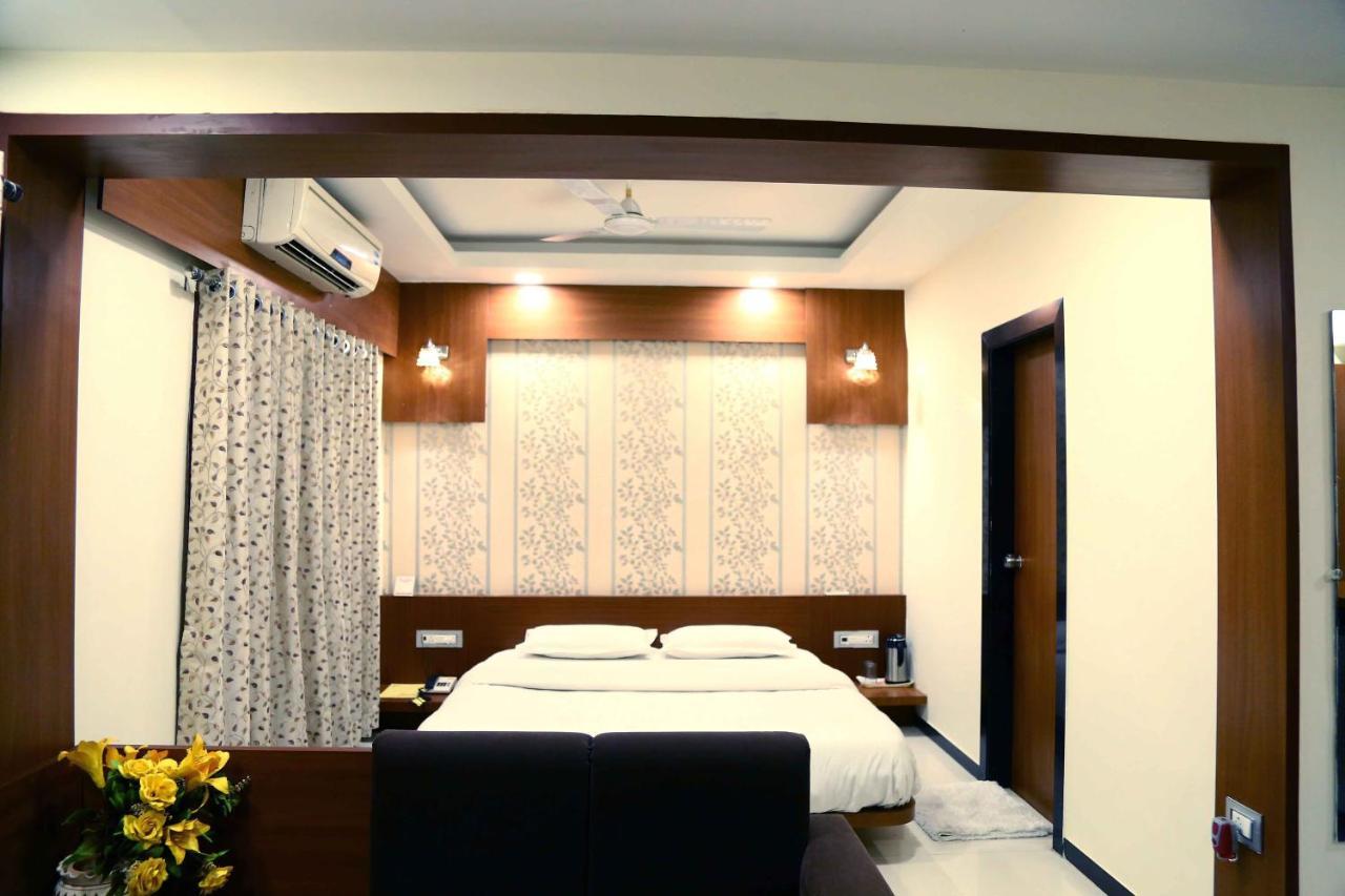 Hotel Regency Jamnagar Ngoại thất bức ảnh