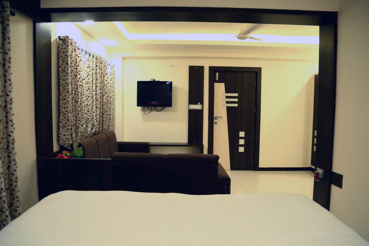 Hotel Regency Jamnagar Ngoại thất bức ảnh